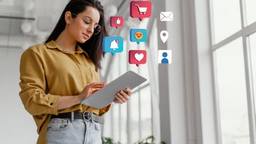 Concepto de marketing en redes sociales para marketing con aplicaciones.