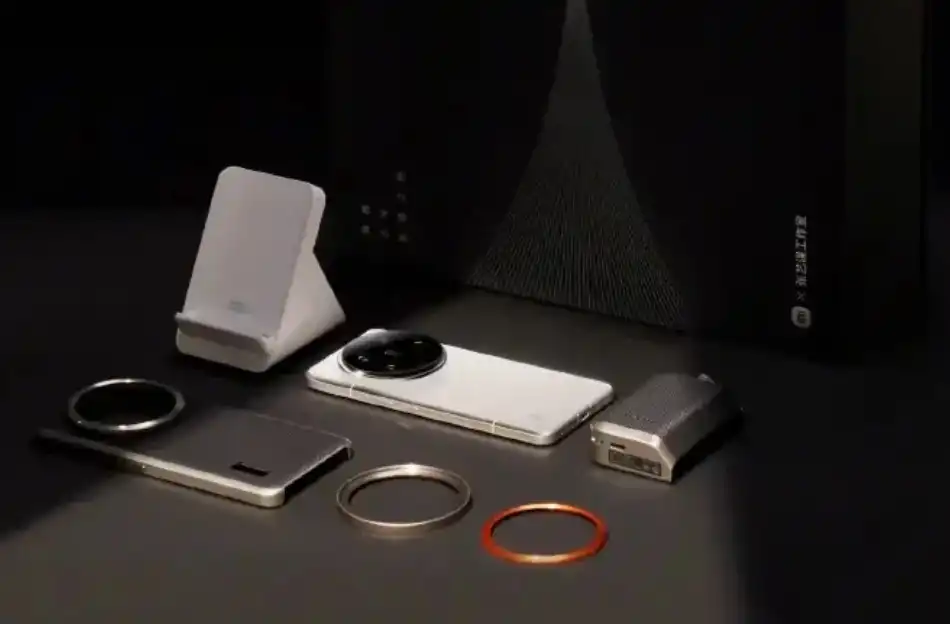 Xiaomi unveils limited edition gift box set for the Xiaomi 14